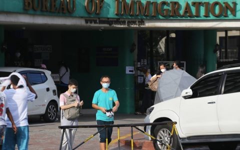 菲移民局提醒外国人：警惕骗子……