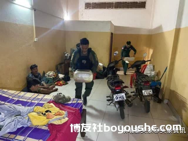 柬埔寨一团伙宾馆内制作假蜂蜜，连夜遭警方突袭逮捕！